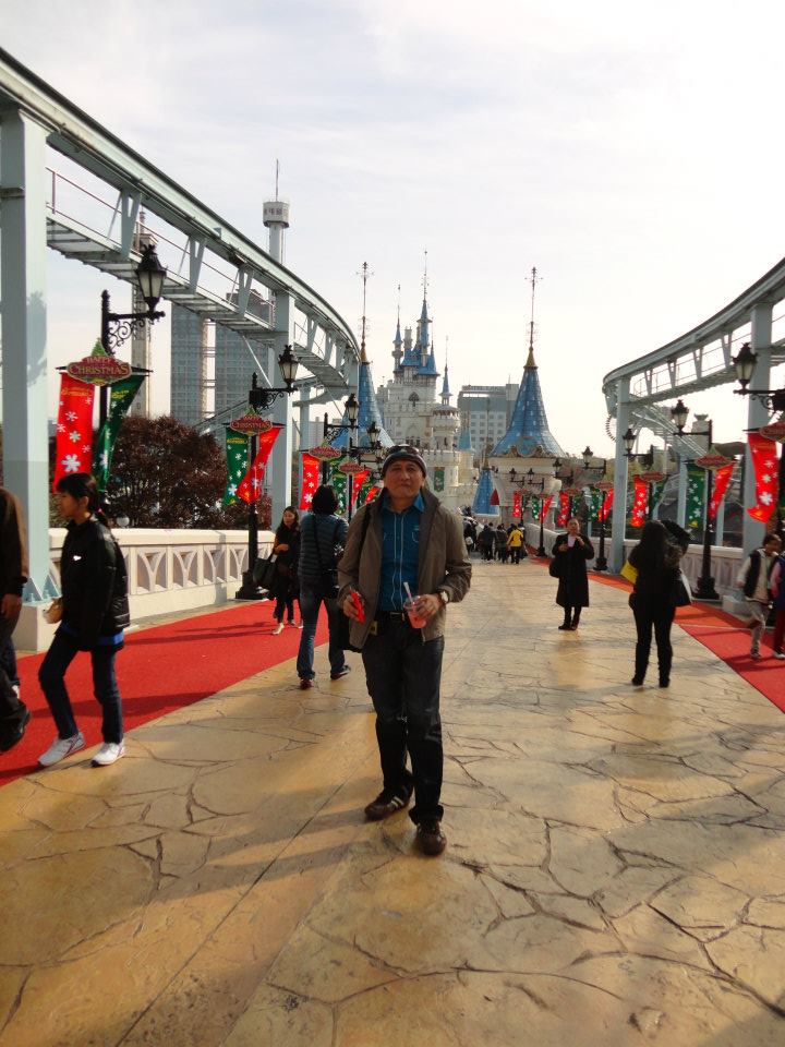 A Whirlwind of Joy: Our Visit to Lotte World in South Korea